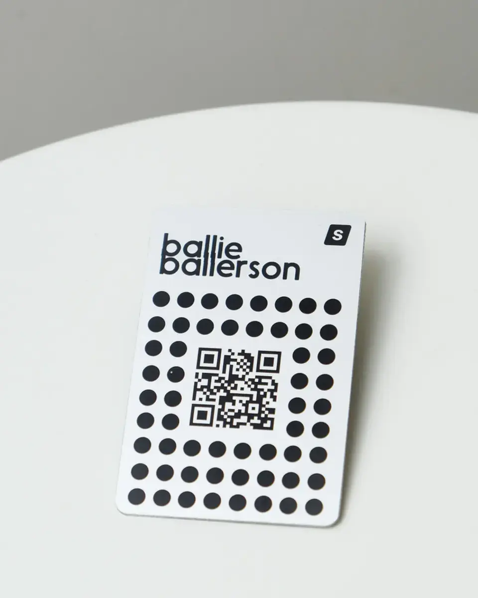 Brushed silver aluminium plate for Ballie Ballerson with a dotted pattern and QR code