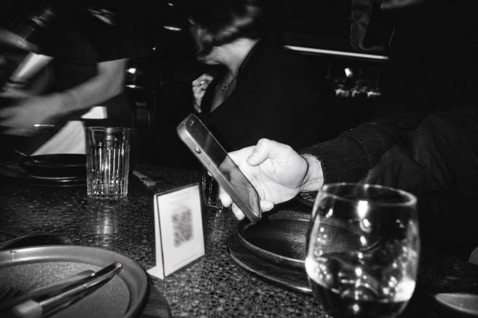 QR code ordering for restaurants: how it works and what it costs